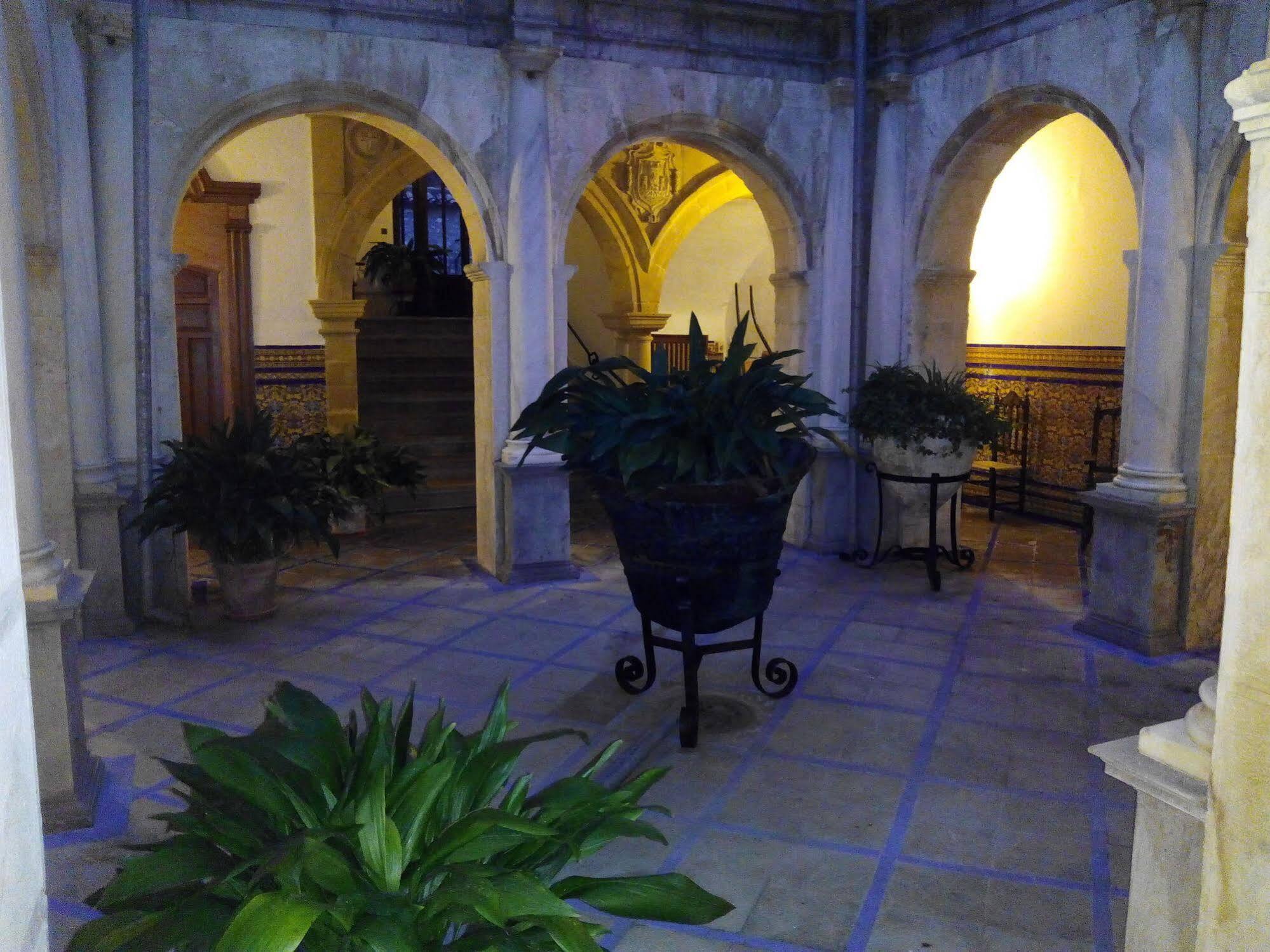 Hotel Ordonez Sandoval อูเบดา ภายนอก รูปภาพ