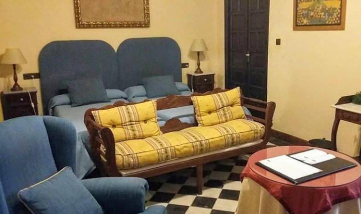 Hotel Ordonez Sandoval อูเบดา ภายนอก รูปภาพ