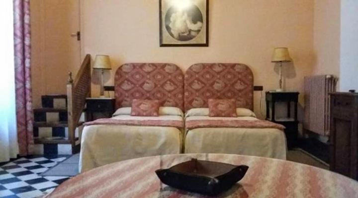 Hotel Ordonez Sandoval อูเบดา ภายนอก รูปภาพ